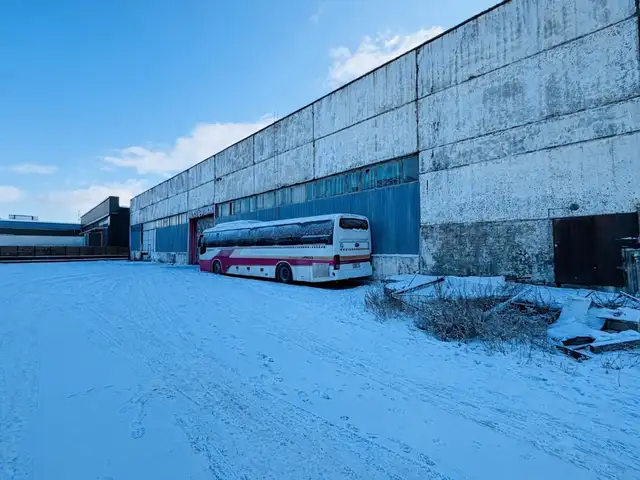 Тэц 𝟰 замын 𝟮р эгнээнд тусдаа 𝟭𝟱𝟬𝟬мкв хашаатай 700мк хүйтэн агуулах, Улаанбаатар — Баянгол — 29-р хороо