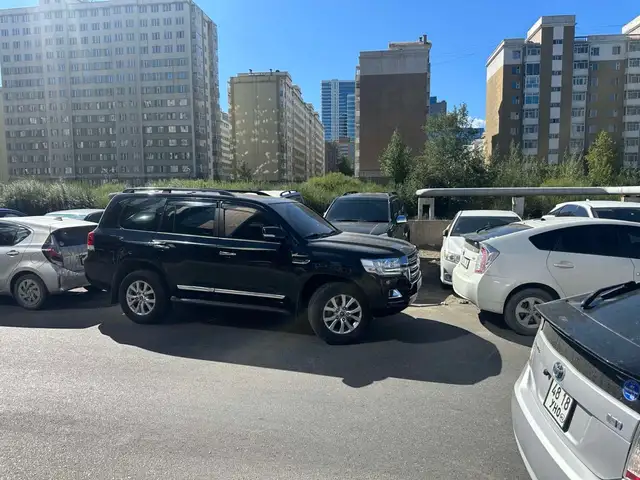 Toyota Land Cruiser 200