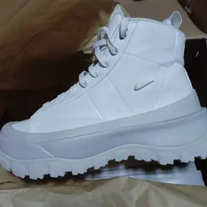 Nike 4 н улирал size 38 гутал, Улаанбаатар — Хан-Уул — 19-р хороолол