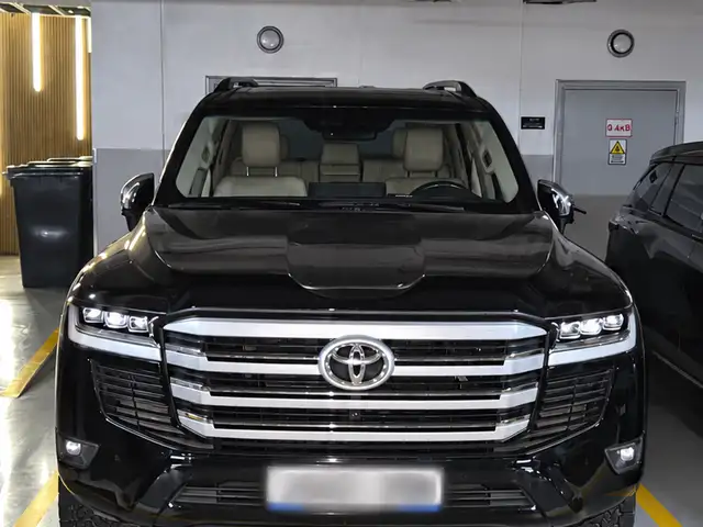 Toyota Land Cruiser 300