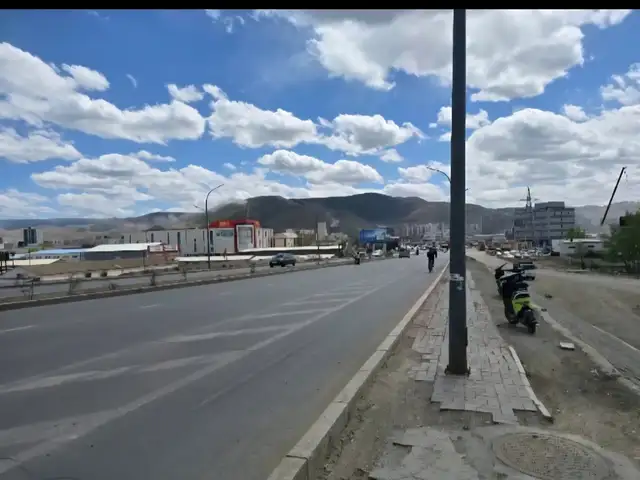Гурвалжингийн гүүр орчим 36м2 оффис, Улаанбаатар — Баянгол — 10-р хороолол