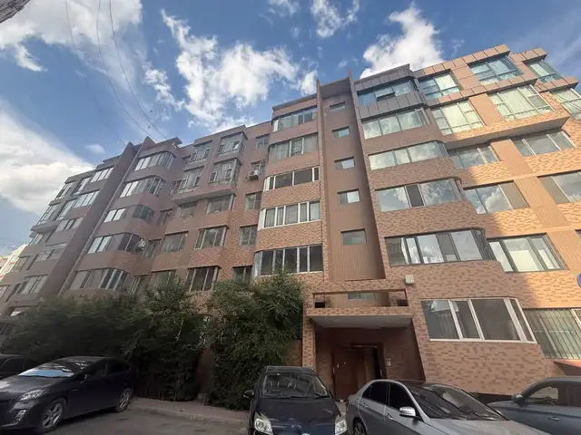 Metromall hoino 140mkv 4 uruu, Улаанбаатар — Сүхбаатар — Метро Молл