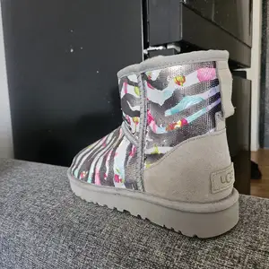 USA ugg, Улаанбаатар — Баянзүрх — 14-р хороолол