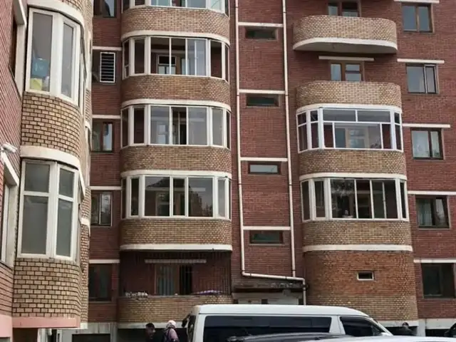 Сбд 4-р дэлгүүрийн зүүн талд гаражтай 2 өрөө 41м2 байр, Улаанбаатар — Сүхбаатар — Бага тойрог