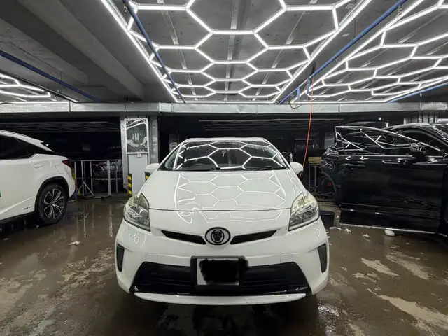 Toyota Prius 30