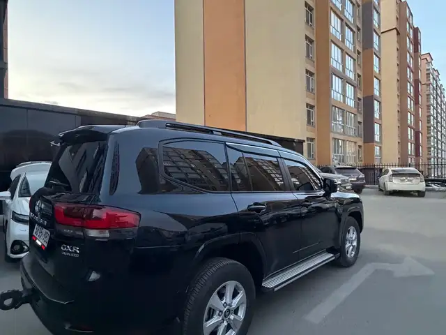Toyota Land Cruiser 300