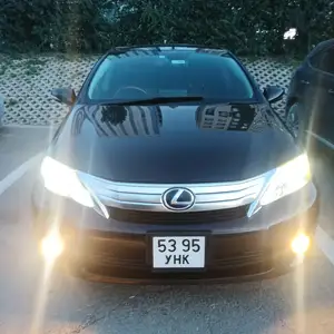 Lexus HS