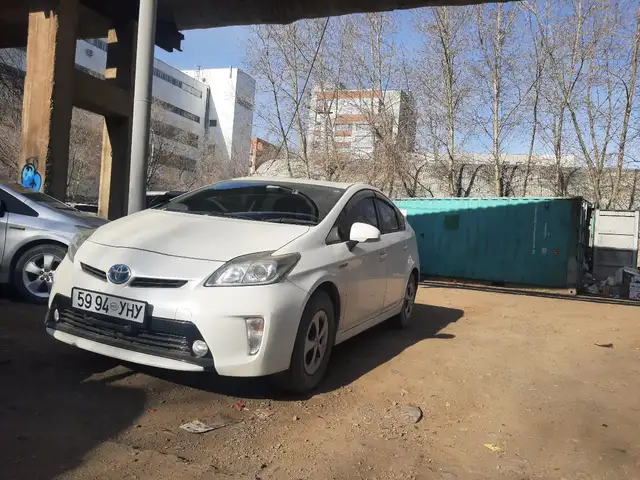 Toyota Prius 30