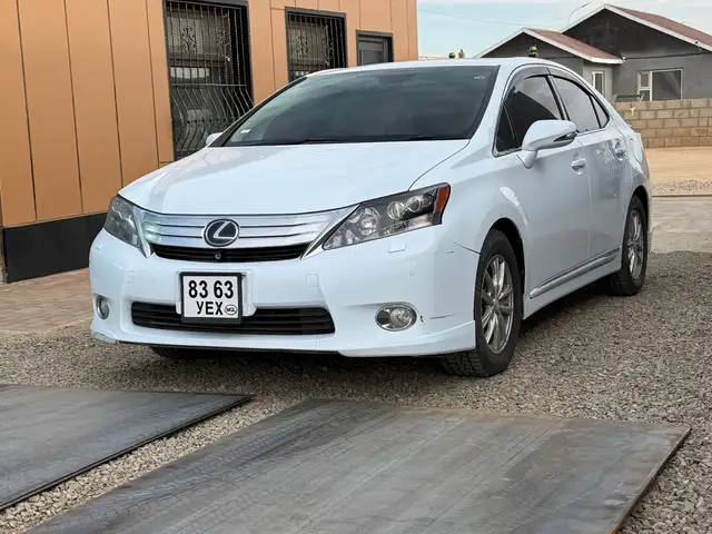 Lexus HS