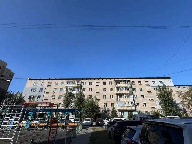 Бгд, ханбүргэдэй дэлгүүрийн хашаан дотор гал тогоо тусдаа 1 өрөө 34мкв, Улаанбаатар — Баянгол — Ханбүргэдэй