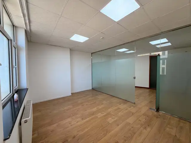 Сөүлийн гудамжинд 32м2 оффис, Улаанбаатар — Сүхбаатар — 2-р хороо