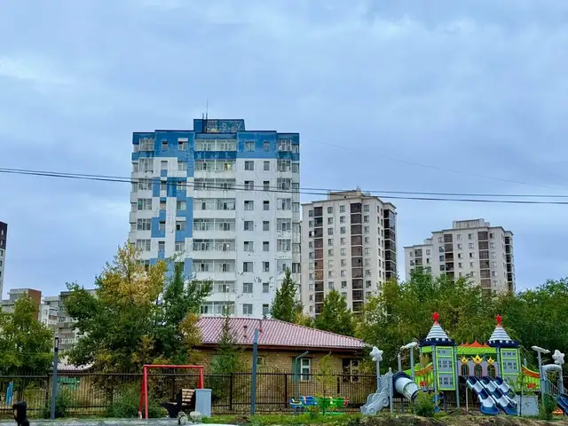 Бзд улаанхуаран 53-р сургуулийн хажууд 3 өрөө орон сууц 55мкв, Улаанбаатар — Баянзүрх — Офицер