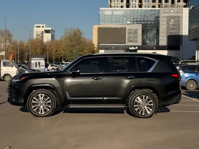 Lexus LX 600