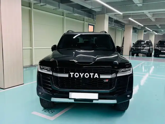 Toyota Land Cruiser 300