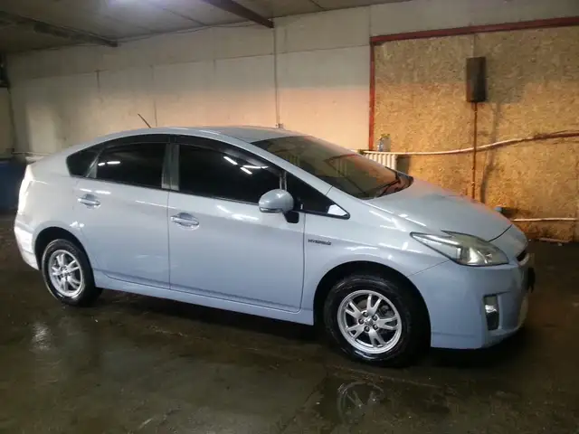 Toyota Prius 30