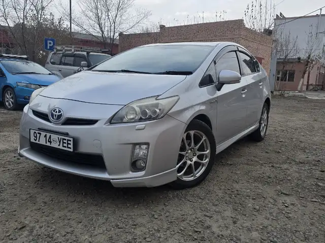 Toyota Prius 30