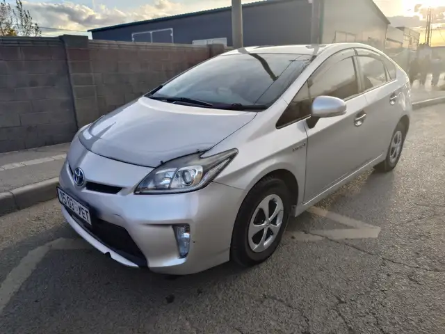 Toyota Prius 30