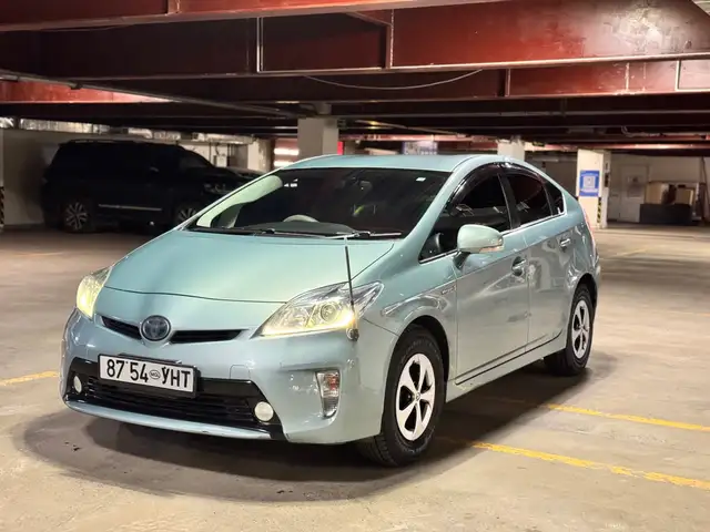 Toyota Prius 30