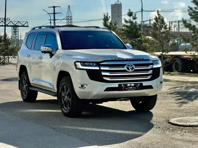 Toyota Land Cruiser 300