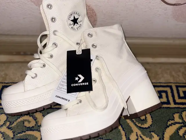 Converse 70 de luxe heel, Улаанбаатар — Сүхбаатар — 5-р хороо
