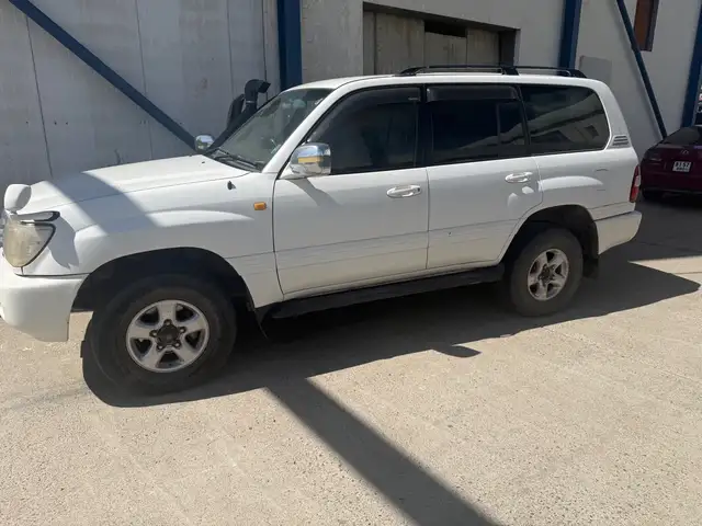Toyota Land Cruiser 100