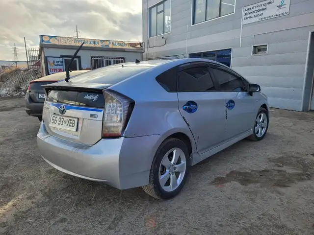 Toyota Prius 30