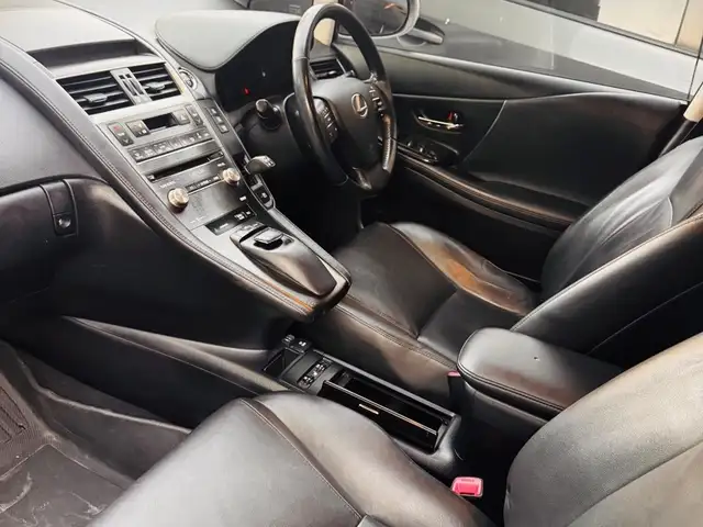 Lexus HS