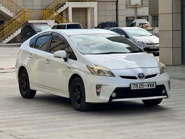 Toyota Prius 30