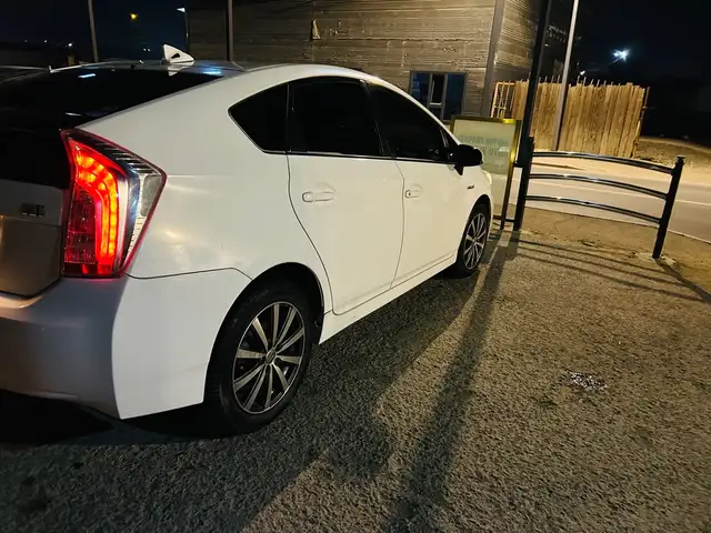 Toyota Prius 30
