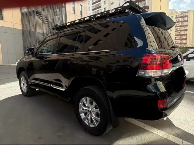 Toyota Land Cruiser 200