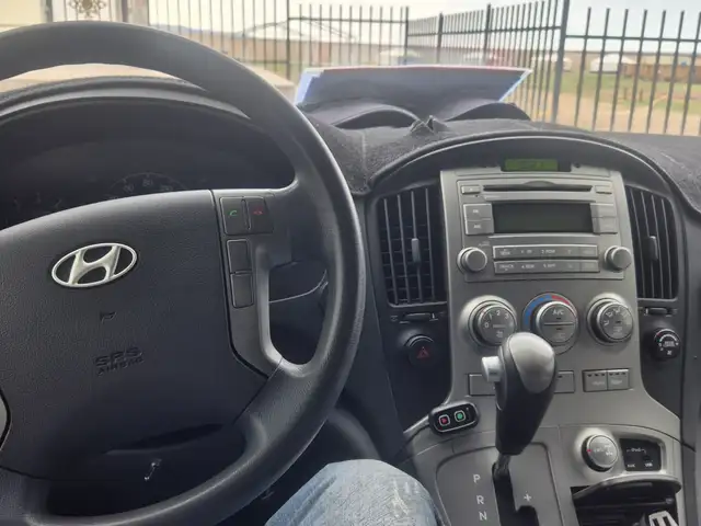 Hyundai Starex