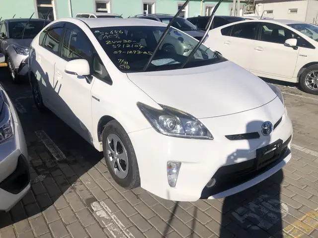 Toyota Prius 30