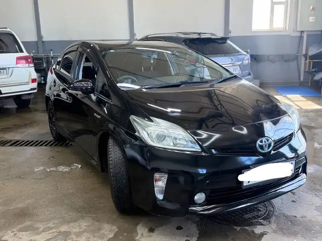 Toyota Prius 30