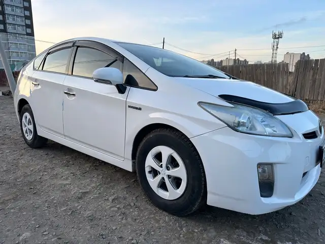 Toyota Prius 30
