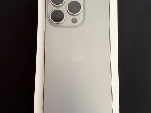 Apple iPhone 15 Pro, 256 gb, Natural Titanium, Улаанбаатар — Хан-Уул — Зайсан