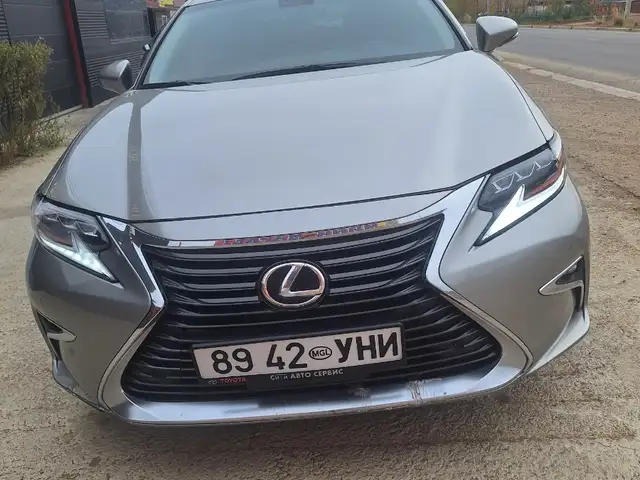 Lexus ES