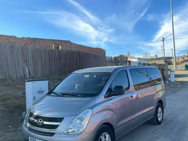 Hyundai Starex