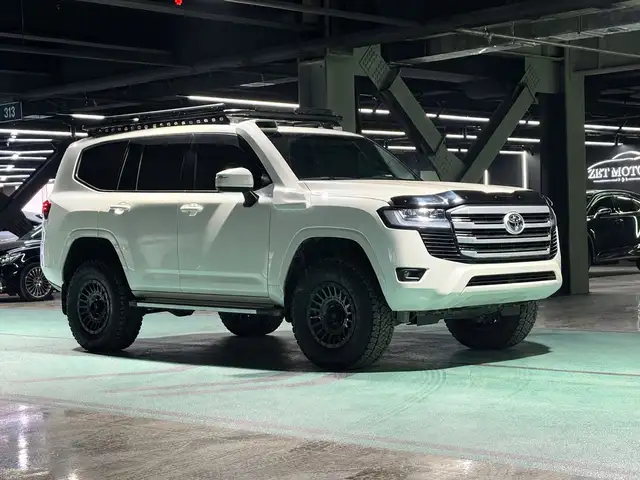 Toyota Land Cruiser 300