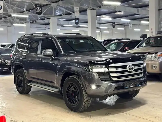 Toyota Land Cruiser 300
