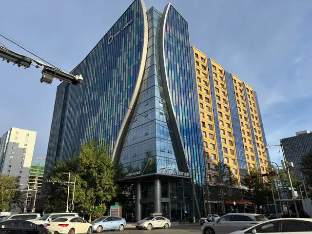 Хотын төвд, төрийн ордоны хойно, metro mall-ын урд gem castle-д дулаан зогсоол, Улаанбаатар — Сүхбаатар — 6-р хороо