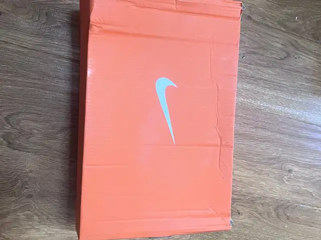 Nike 36 sz puuz, Улаанбаатар — Сүхбаатар — 11-р хороолол