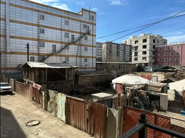 Ганданд хашаанд гэр, Улаанбаатар — Баянгол — Гандан