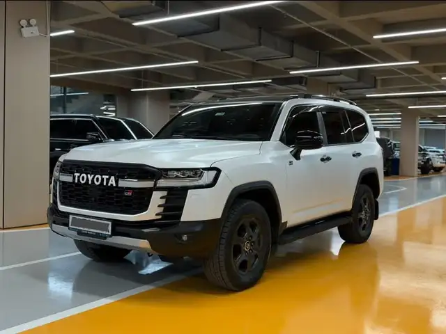 Toyota Land Cruiser 300