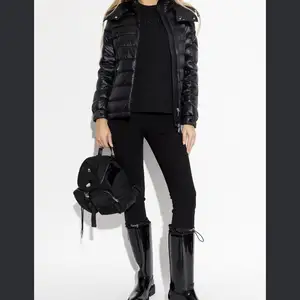 4 ulirlin moncler kurtik, Улаанбаатар — Сүхбаатар — 8-р хороо