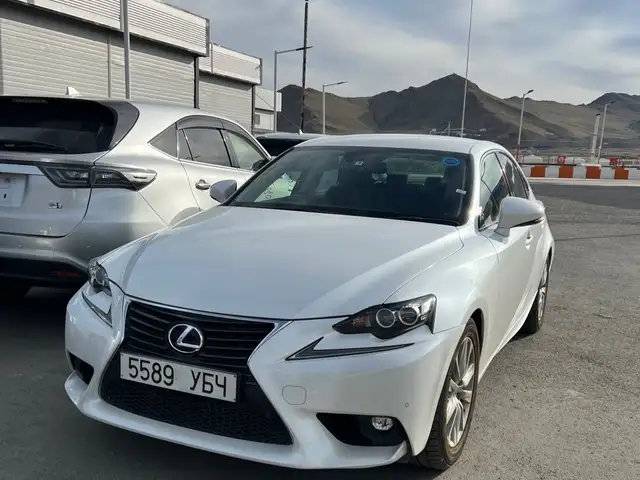 Lexus IS