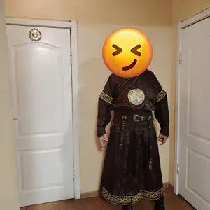 Хүннү загварын язгууртан брэндийн эрэгтэй дээл, Улаанбаатар — Баянзүрх — Баянзүрх дүүрэг
