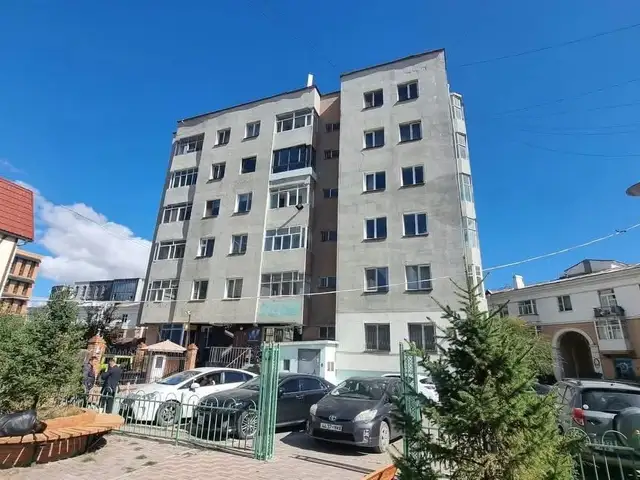 Сүхбаатарын талбайн чанх ард 4 өрөө 118мкв дуплекс, Улаанбаатар — Сүхбаатар — Сүхбаатарын талбай