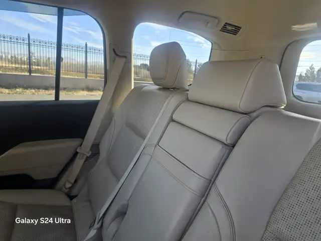 Toyota Land Cruiser 300