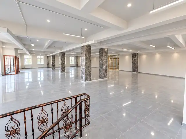 Нарст төвд авто машины showroom-н 582мкв талбай, Улаанбаатар — Баянгол — 20-р хороо