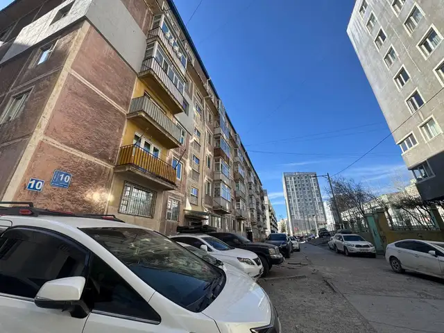 Бзд 4хороо жуков аpartment60 зүүн талд 10 байранд 50мкв гал тогоо тусдаа 2 өрөө, Улаанбаатар — Баянзүрх — 4-р хороо